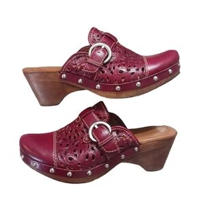 NAYA Vintage Hyacinth Clog Laser Cut Leather Wooden Heel size 6.5